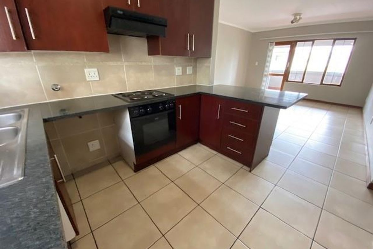 Stylish 2-Bedroom Apartment for Sale in Sought-After River View, Rivonia – R750,000 - Photo 4