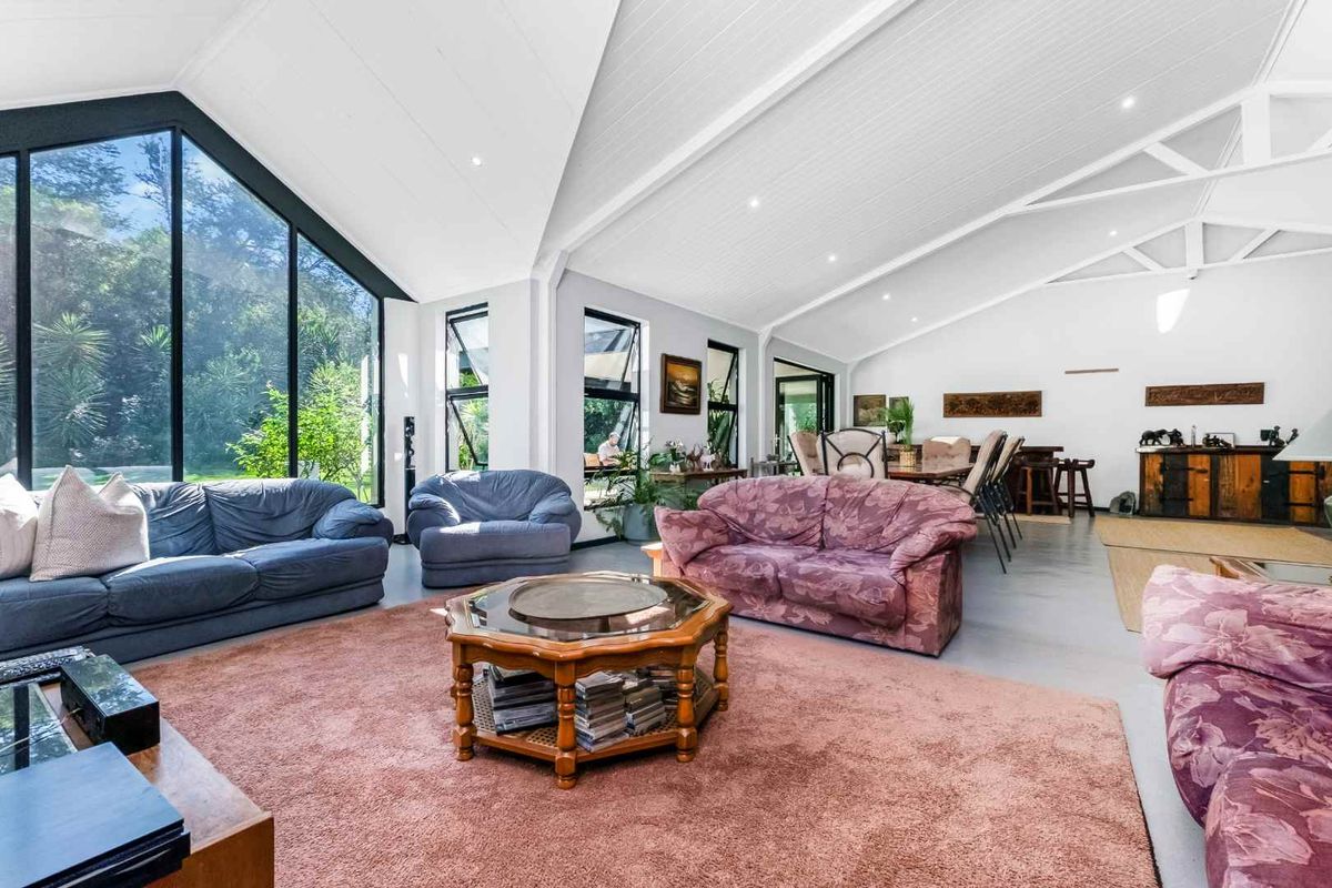 A CHARMING HOME FILLED WITH NATURAL LIGHT AND SET IN A PEACEFUL SETTING - Photo 5