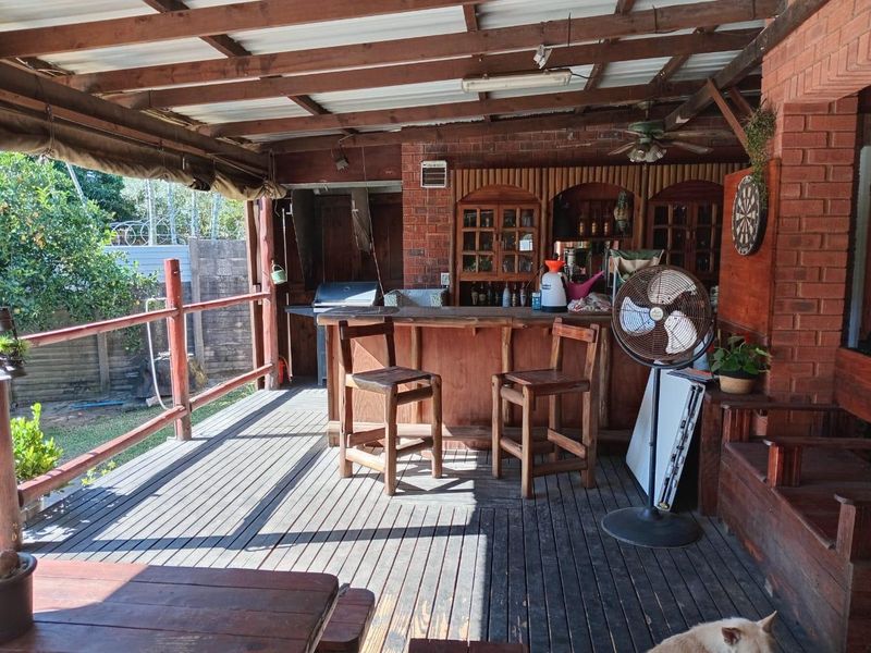 Spacious 3-Bedroom Family Home with Granny Flat, Entertainment Area & Green Belt Views - Photo 8
