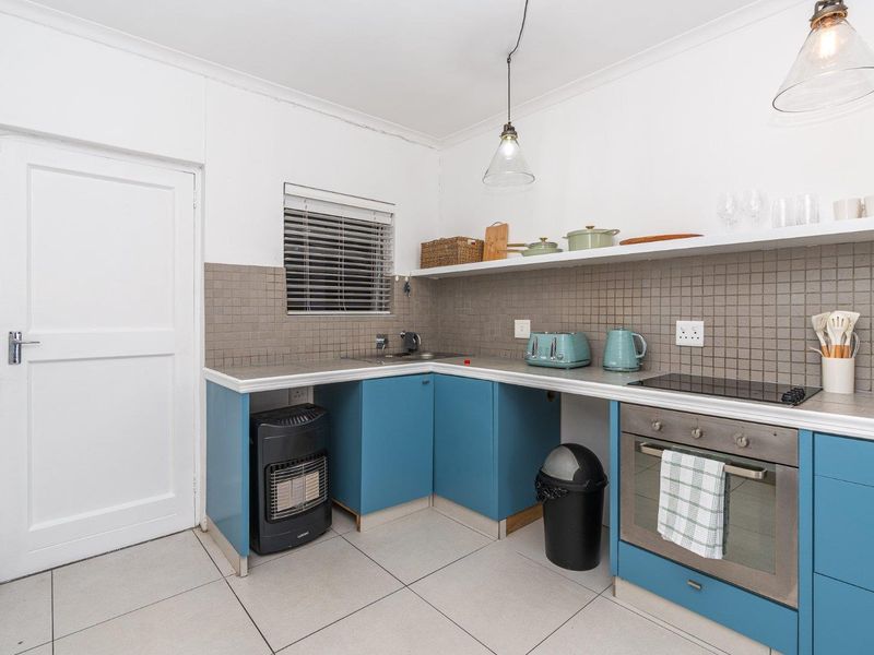 Furnished 2 bedr/2 batr apartment in Green Point with covered parking - Photo 8