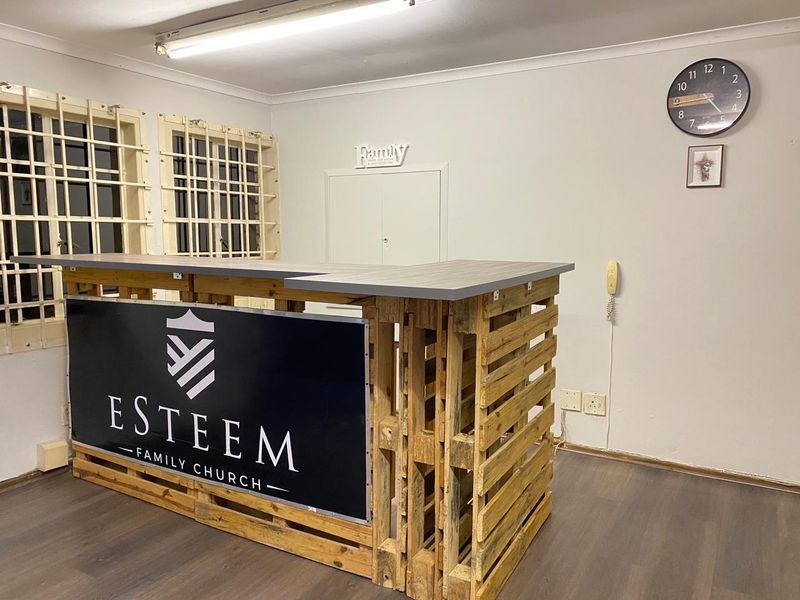 "Charming Commercial Space: Ready for Your Business!" - Photo 3