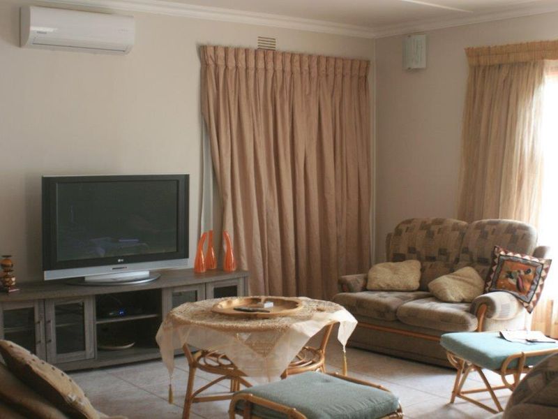 GREAT INVESTMENT OR HOLIDAY RETREAT!!! - Photo 4