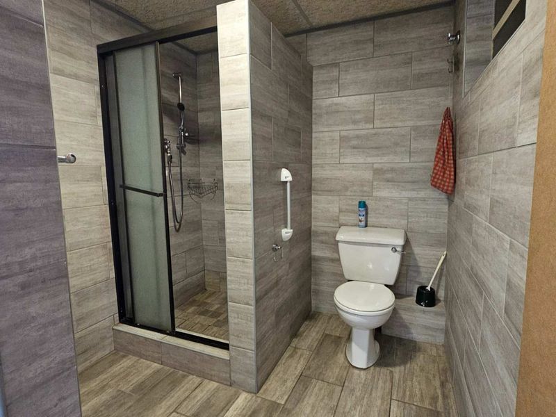 2 Bedroom Flat For Sale - Photo 7