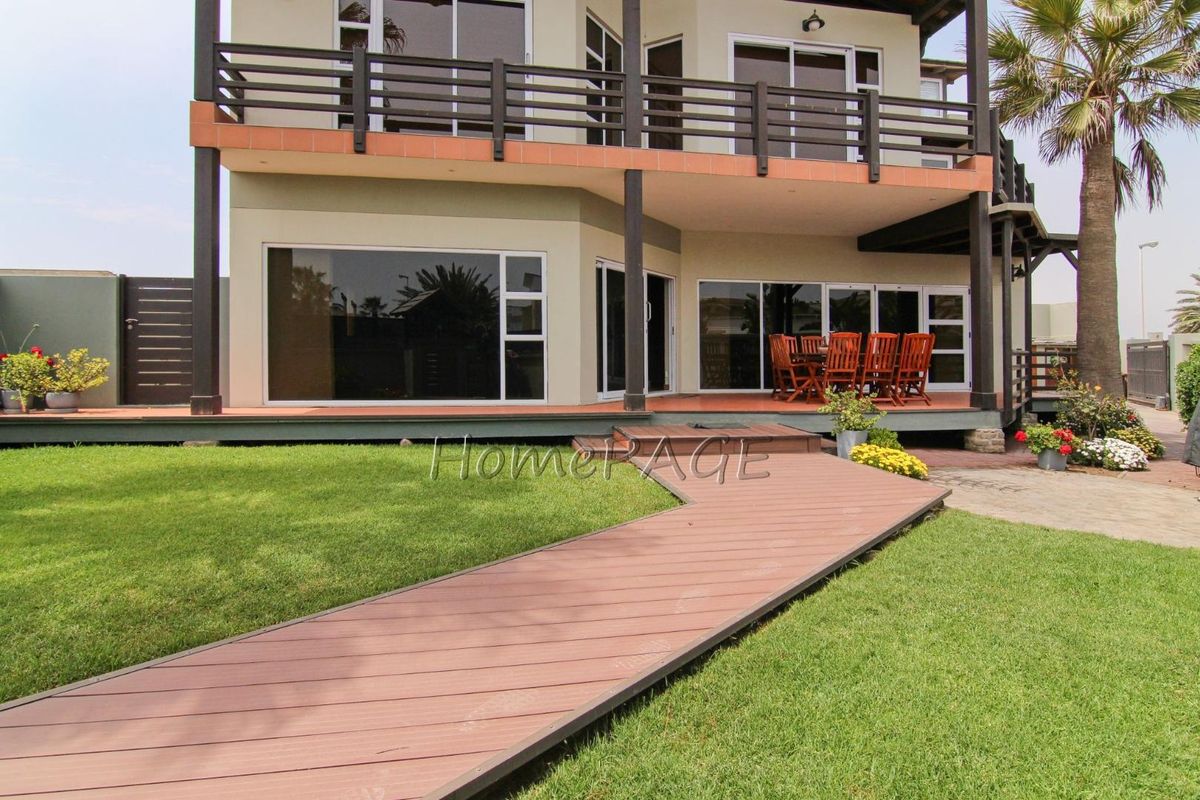 Waterfront, Swakopmund:  Well Located Luxurious Home is for Sale - Photo 4
