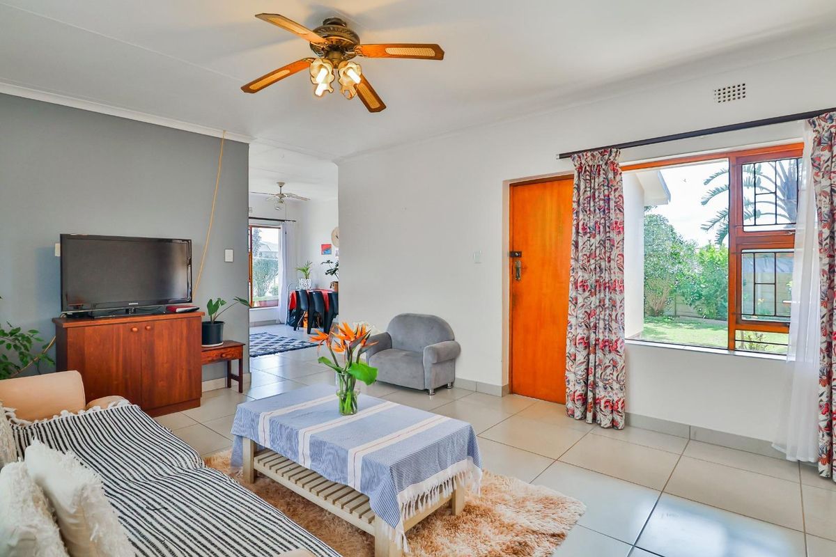 A home for the whole family to enjoy - Photo 3