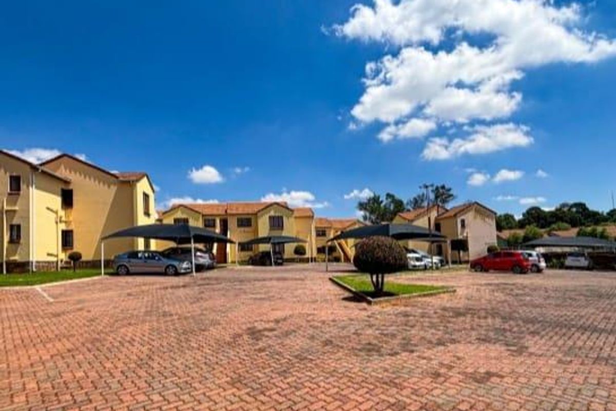 2 BedrTownhouse for Sale in Mondeor - Photo 4