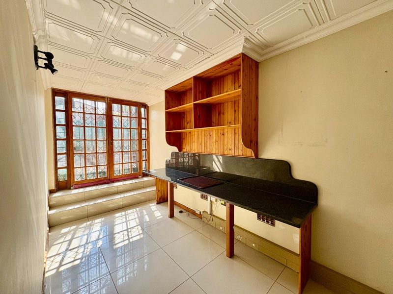 SPACIOUS  FAMILY RETREAT IN THE HEART OF WESTDENE - Photo 5