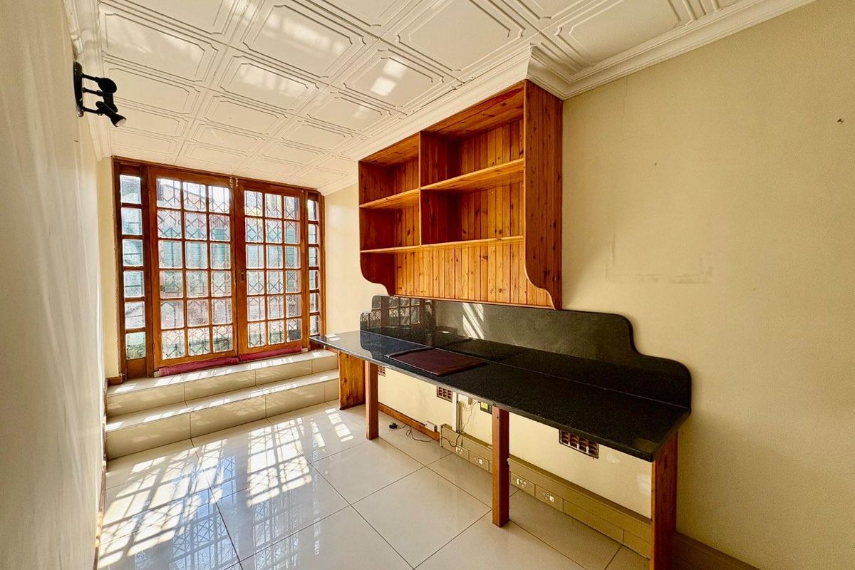 SPACIOUS  FAMILY RETREAT IN THE HEART OF WESTDENE - Photo 5