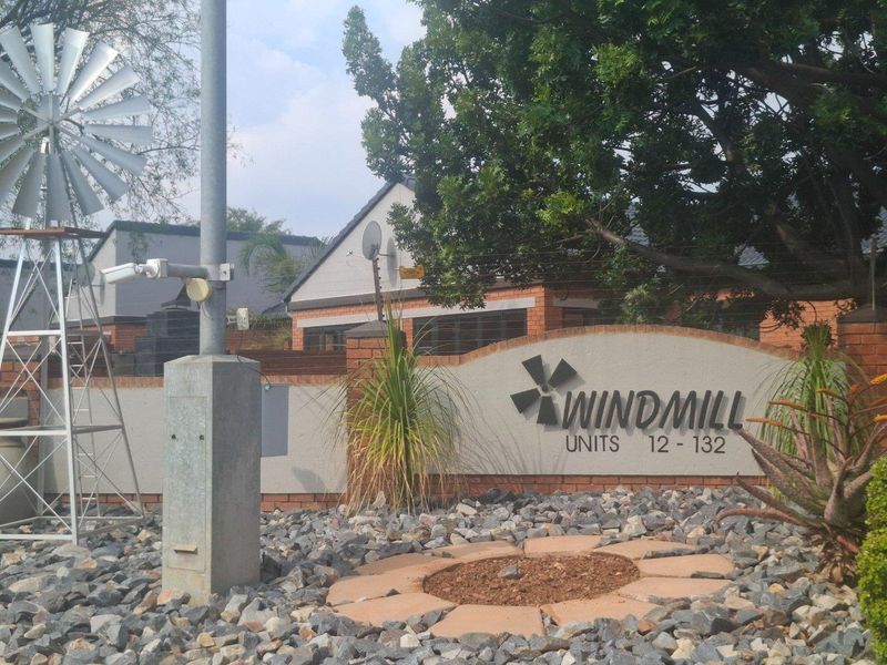 Charming 2-Bedroom Apartment in Windmill Complex, Mooikloof Ridge Estate - Photo 1