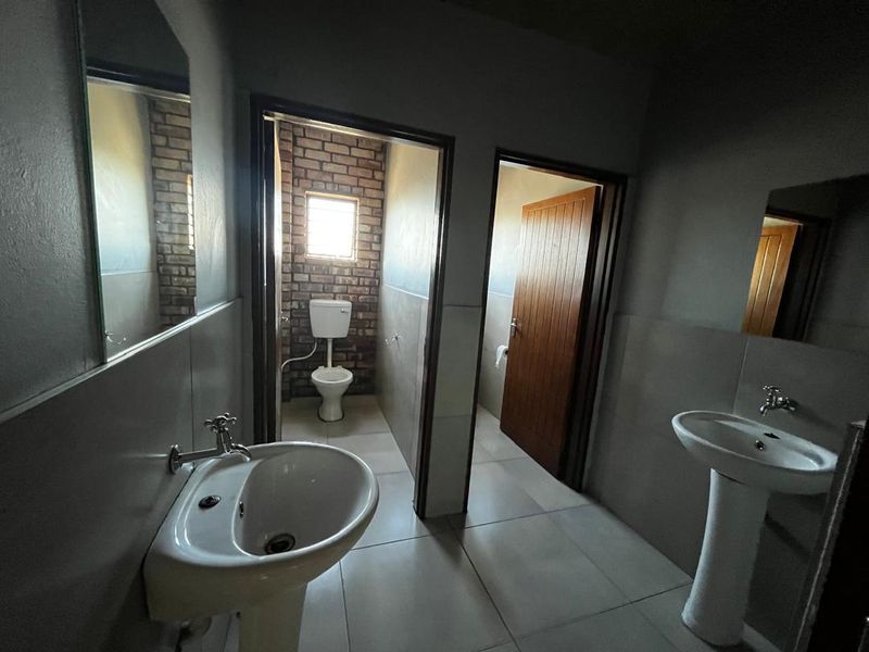 Industrial Property To Lease - Photo 10