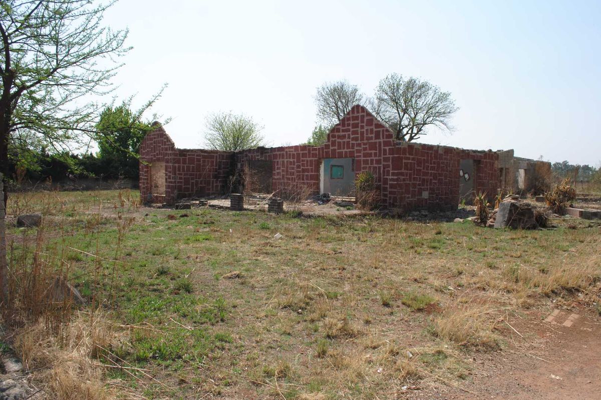 Spacious Prime Site for development - Photo 4
