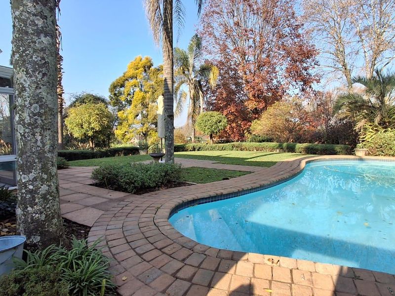 Stately Family Home with Separate Cottage in Greendale, Howick - Photo 4