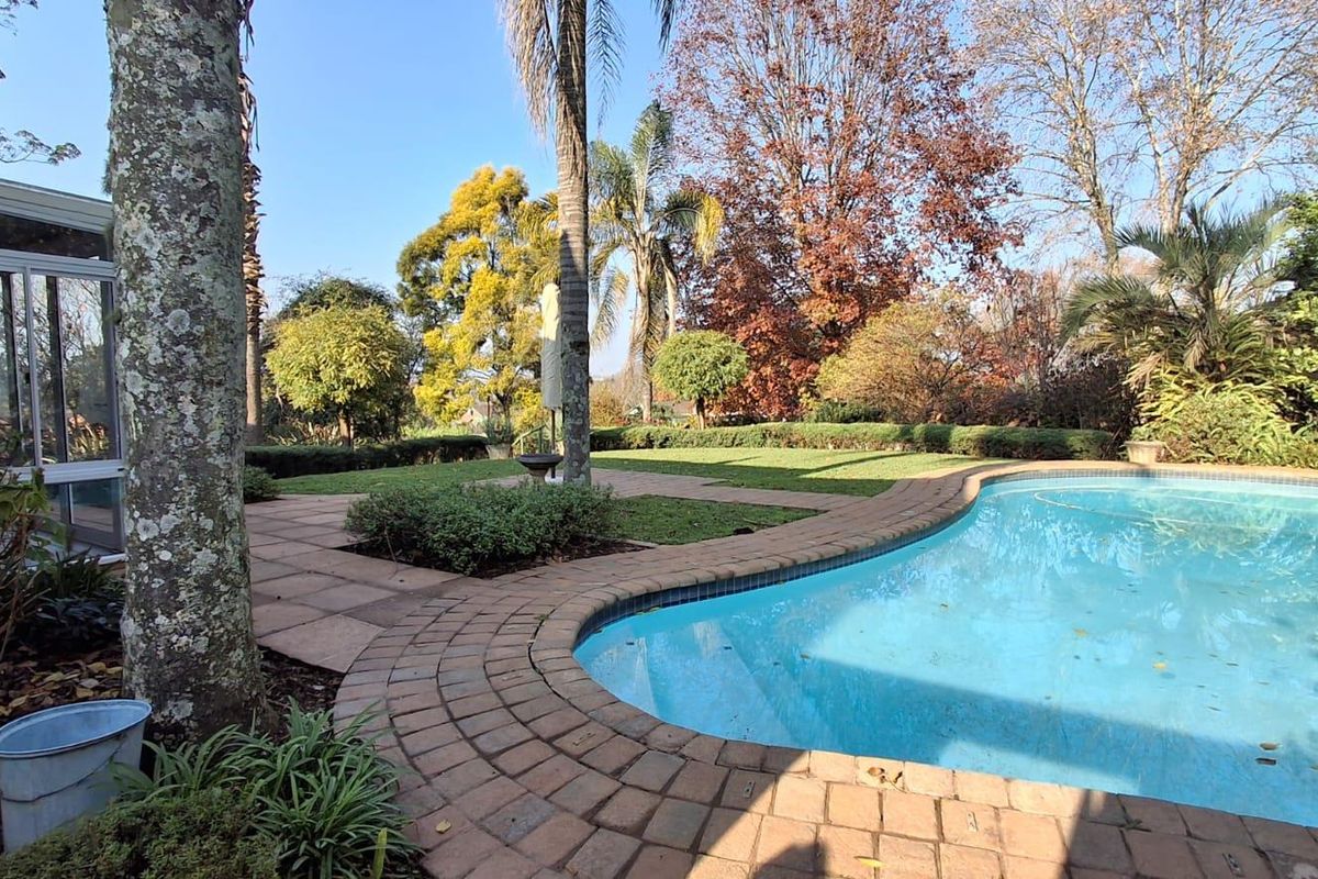 Stately Family Home with Separate Cottage in Greendale, Howick - Photo 4