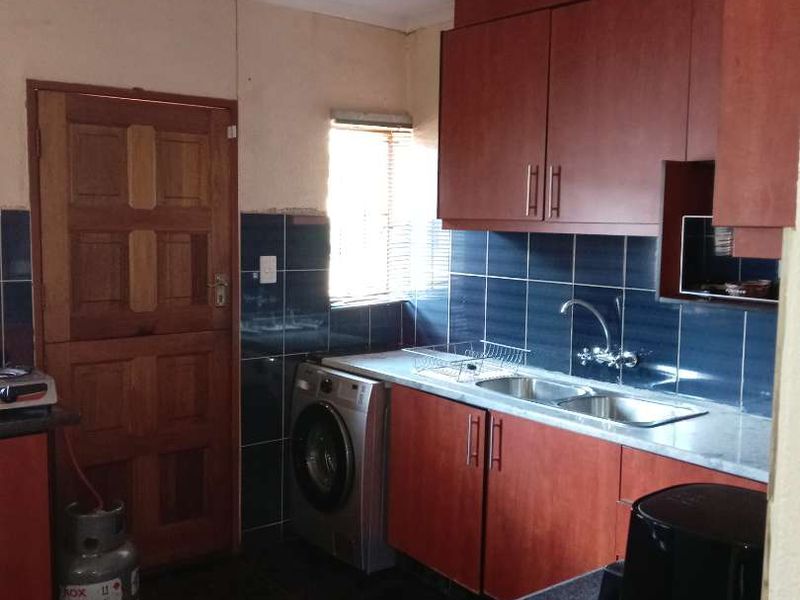 THREE BEDROOM HOUSE FOR SALE IN DAWN PARK EXT 7 - Photo 9