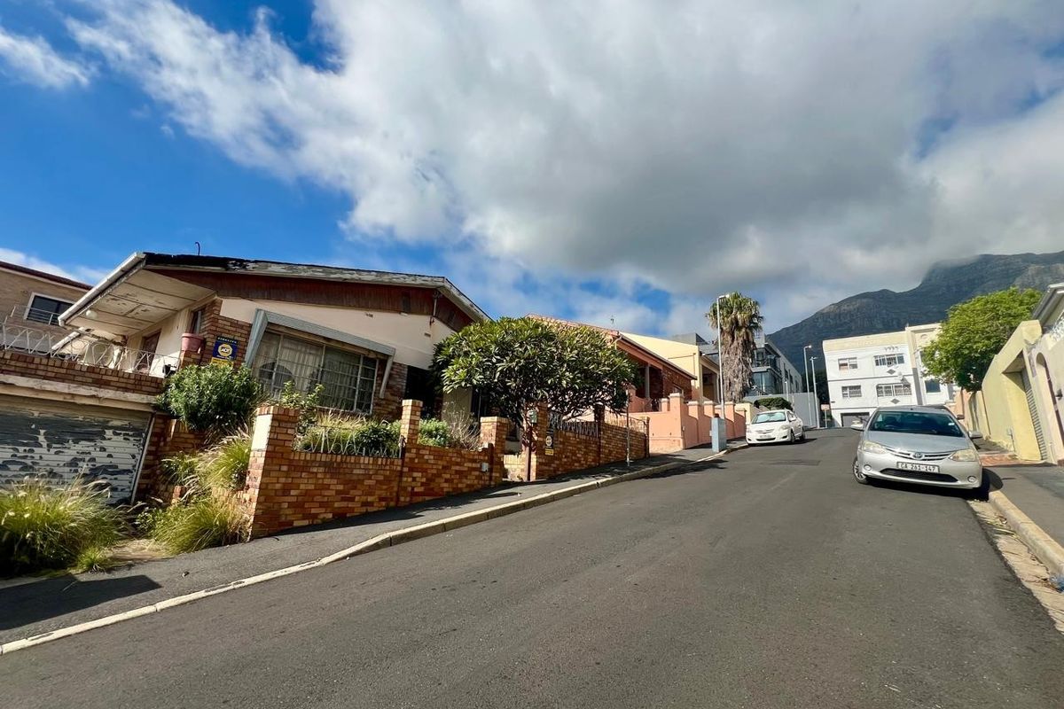 Amazing Views - 4 Bedroom House needs TLC For Sale POA - Photo 2