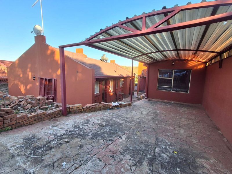 Three bedrooms house for sale in Atteridgeville - Photo 1