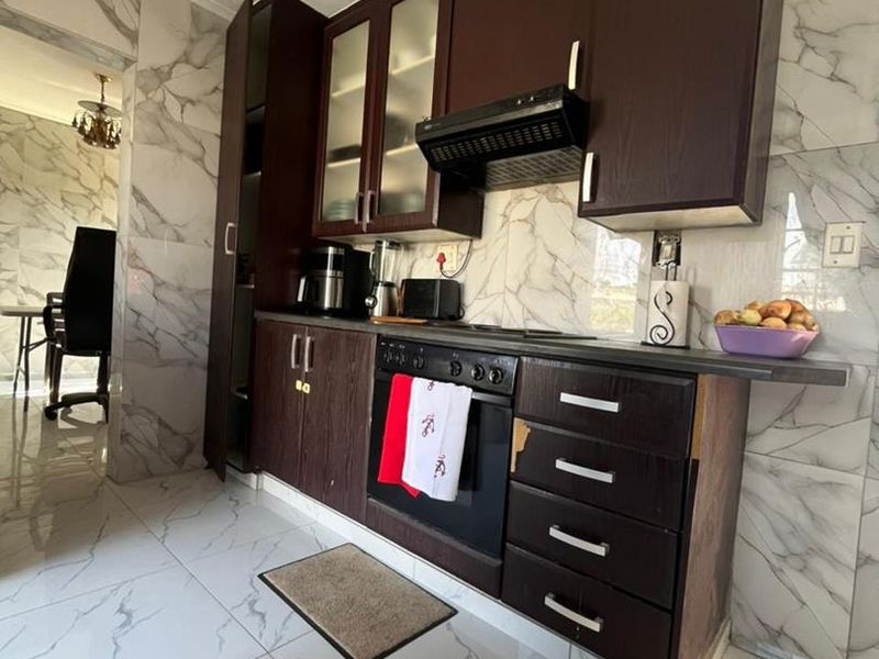 3 Bedroom house available for rental - Photo 9