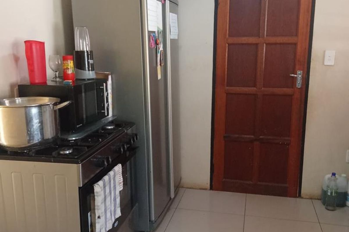 3 bedrooms house for sale in Soshanguve V V - Photo 2