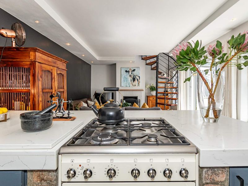 A MODERN DESIGN MASTERPIECE - Photo 8