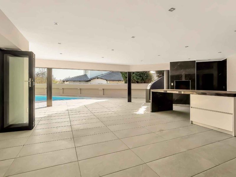4 Bedroom House for Sale in Dainfern Golf Estate - Photo 4