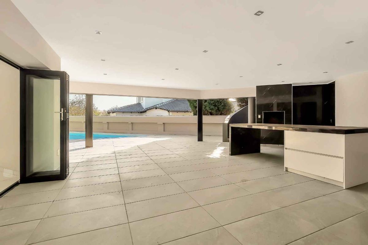 4 Bedroom House for Sale in Dainfern Golf Estate - Photo 4