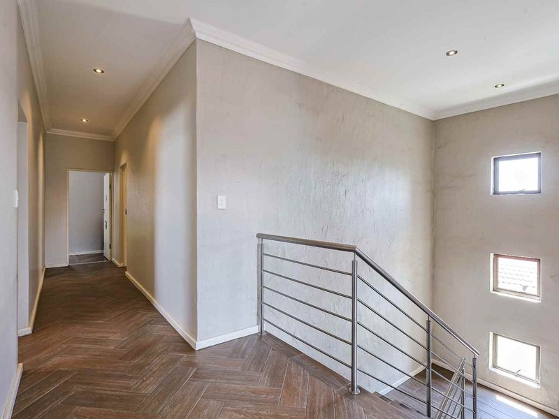 Stylish Family Living with Space, Flow & Exceptional Comfort in Pretoria East - Photo 9