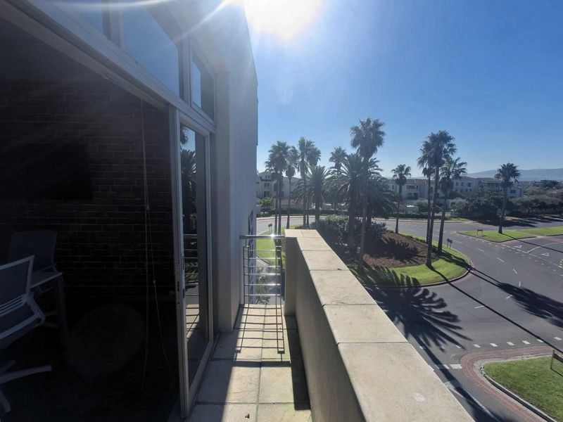 Turnkey 137m2 Plug-and-Play Office | Grosvenor Square, Century City - Photo 8