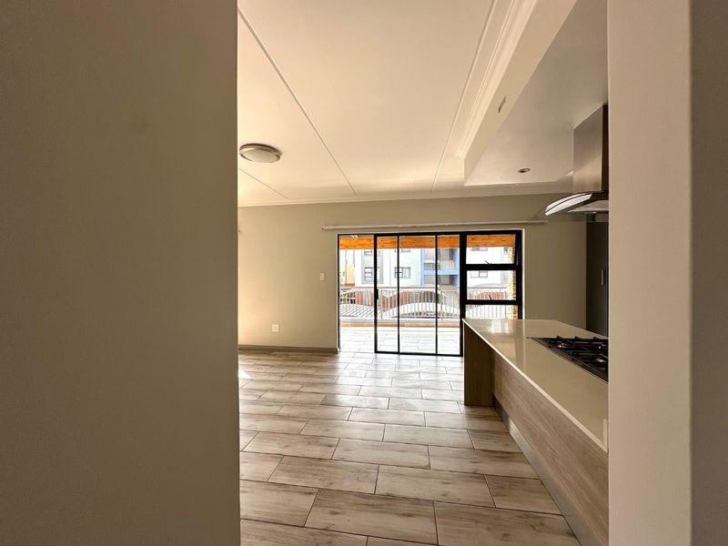 Modern 2 Bedroom 2 bath Apartment To Rent in Umthunzi Valley - Photo 8
