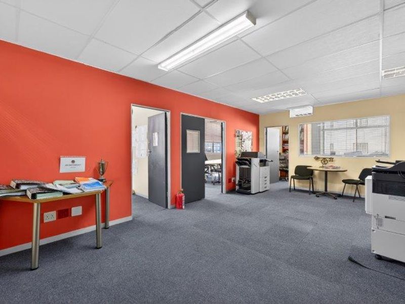 CBD PERIPHERY SECTIONAL TITLE UNIT FOR SALE - Photo 5