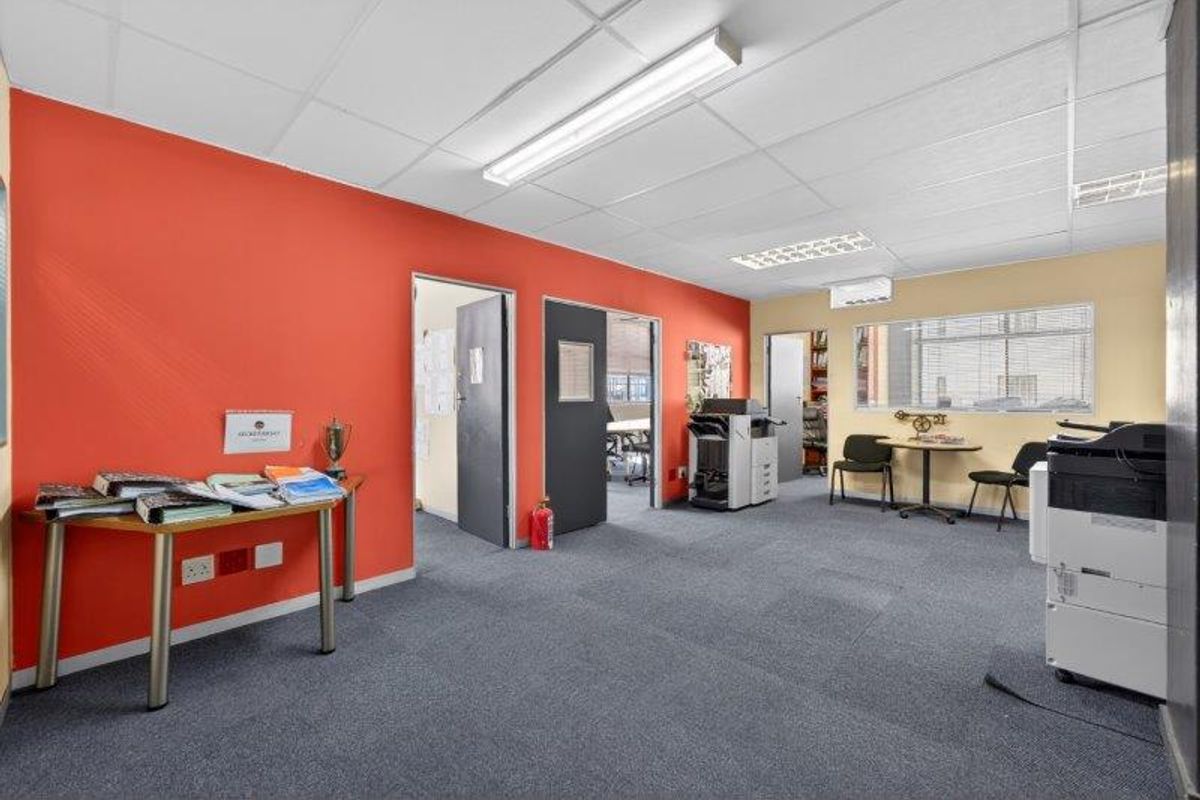 CBD PERIPHERY SECTIONAL TITLE UNIT FOR SALE - Photo 5