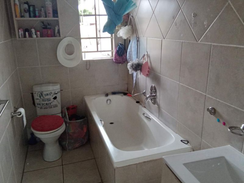 Ideal for Investors or Newlyweds - Photo 7