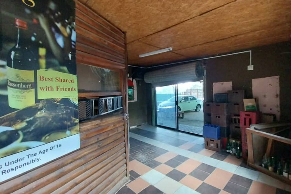 Okahandja - 2 Bedroom House For Sale - Photo 4