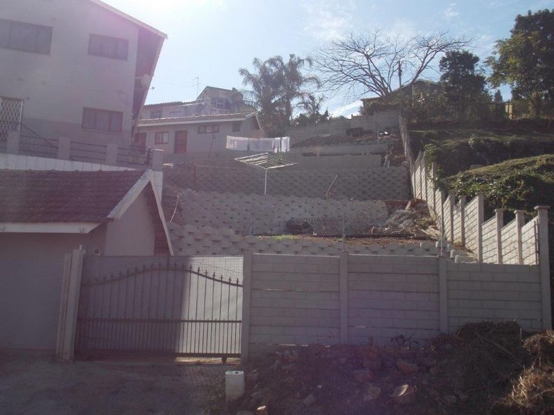 Spacious Five-Bedroom Home with Flatlet in Kharwastan - Photo 3