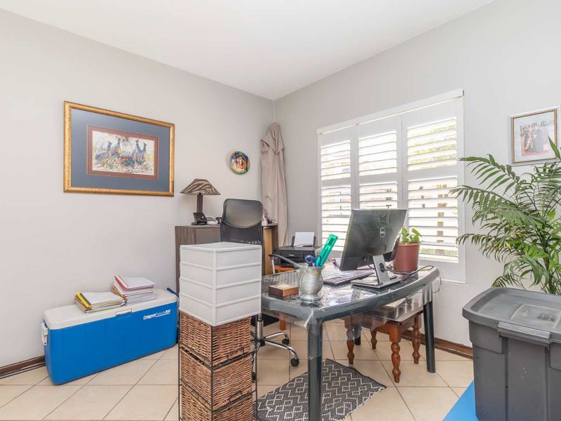 Charming Ground Floor Unit in Prime Honeypark Location - Photo 10