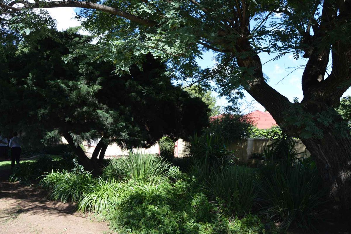 Three Bedroom Family Home with Two Bedroom Flatlet For Sale in Brackendowns - Photo 2