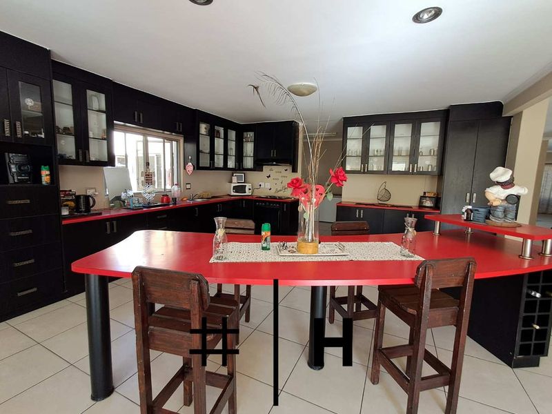 House for RENT - Photo 2
