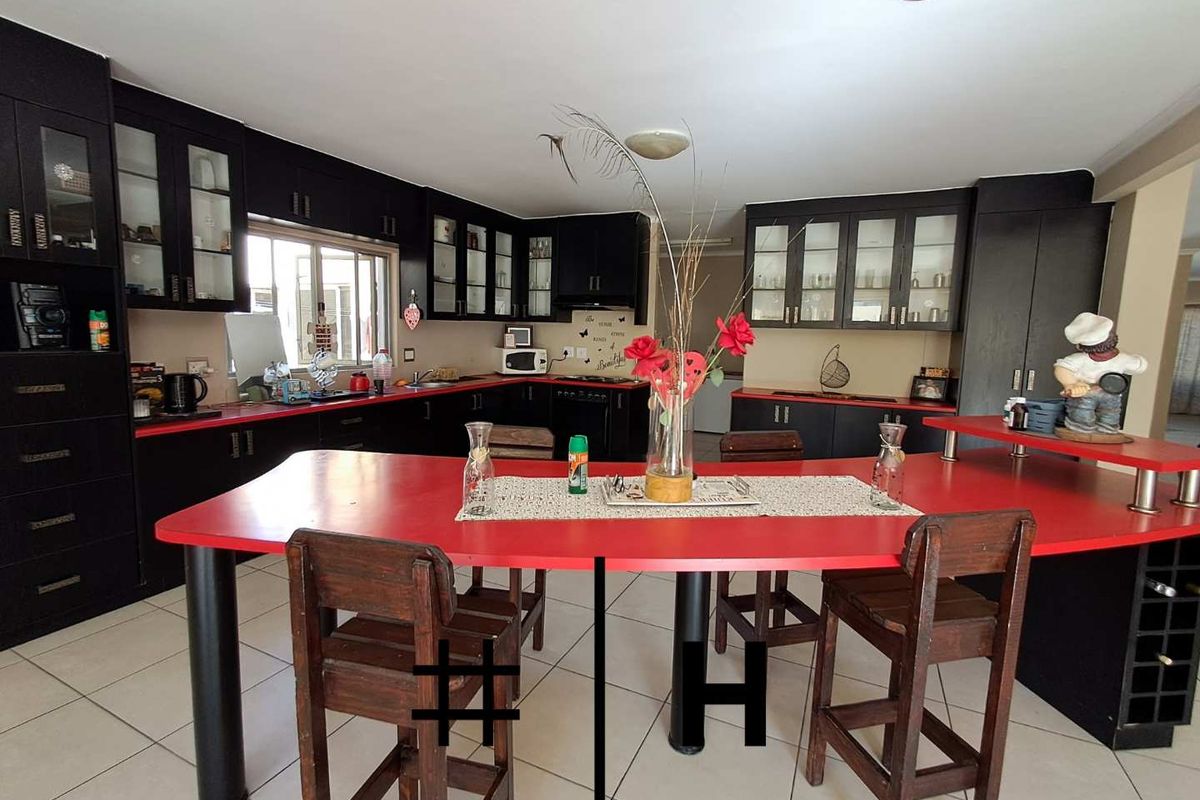 House for RENT - Photo 2