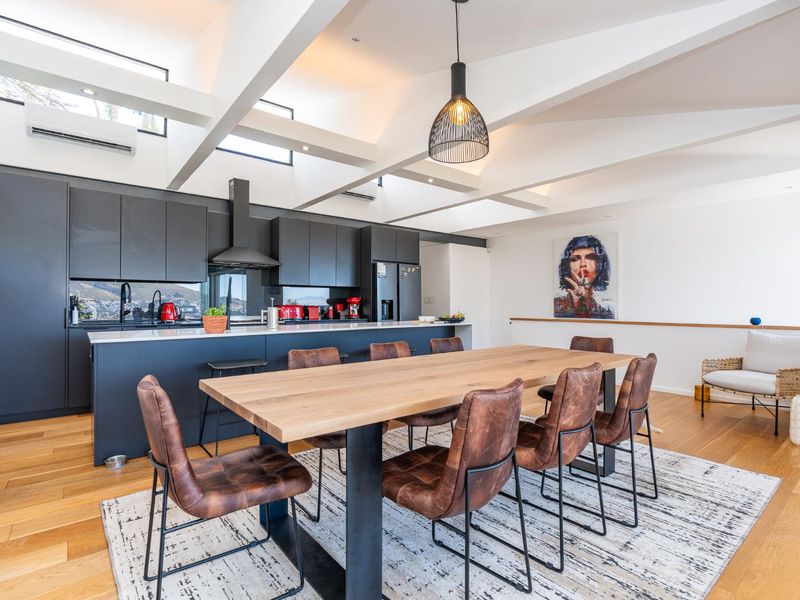 Spacious Layout Designed for Comfortable Living in Tamboerskloof - Photo 8