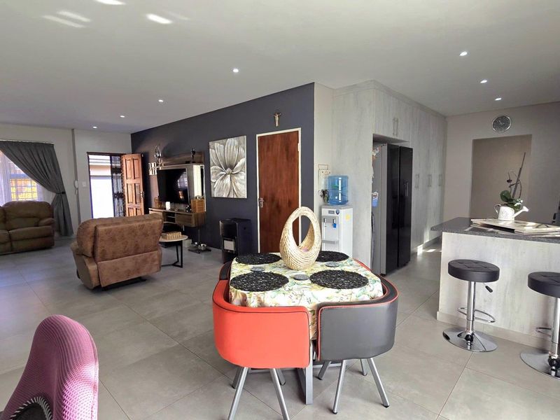 3 Bedroom Townhouse Cluster Home for Sale in New Redruth - Photo 7