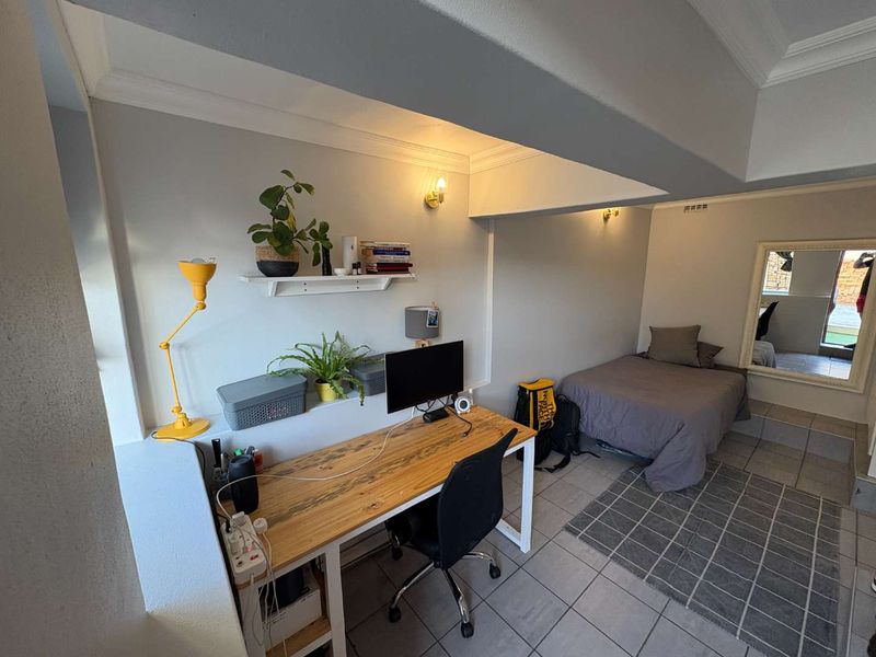 Furnished Bachelor Apartment - Photo 4