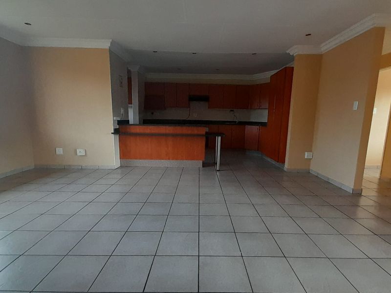 Spacious family townhouse - Photo 5