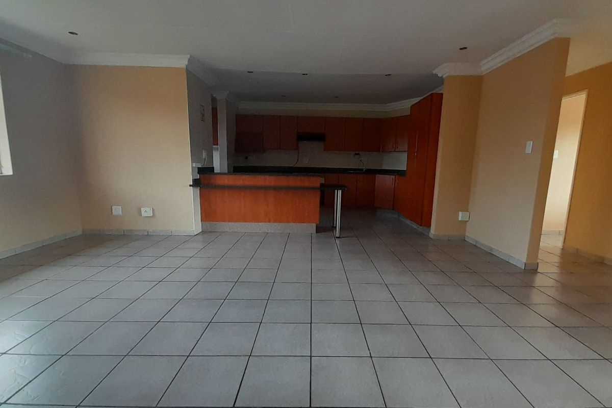 Spacious family townhouse - Photo 5