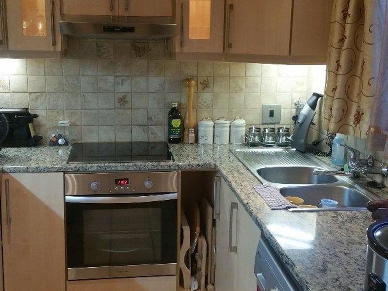 DUAL MANDATE  - SPACIOUS SIMPLEX IN SECURE COMPLEX, ELDORAIGNE - Photo 4