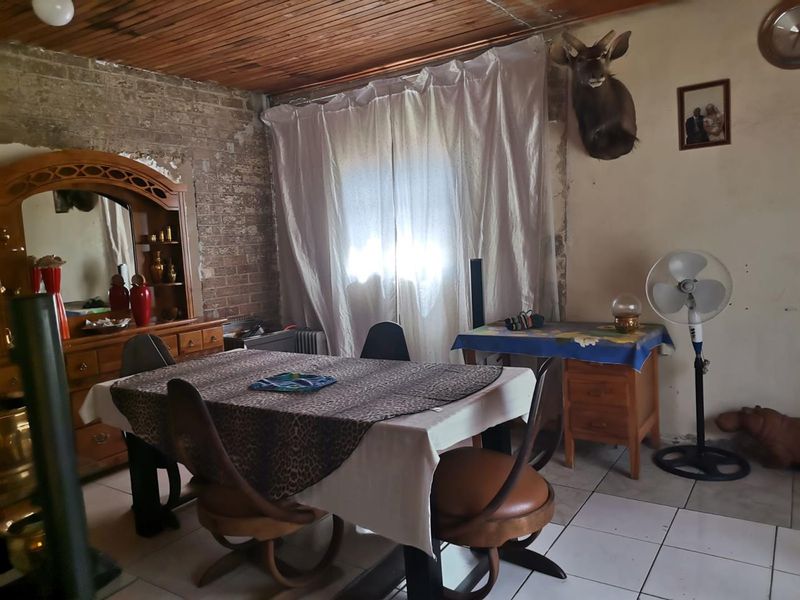 2 Bedrooms House For Sale - Photo 4