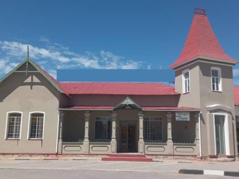 Property in prime Position in the heart of Karibib for Investors - Photo 8