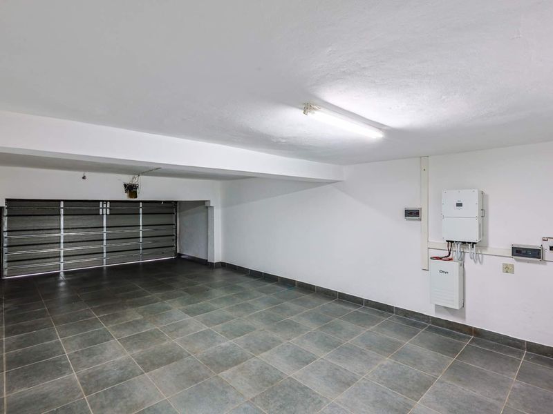 Modern 4 Bedroom Family Home for Rent in a Prestigious Security Estate - Photo 6