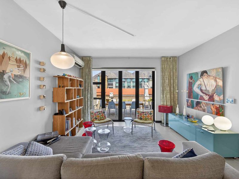 Prime Location & Stunning Views - A tranquil Oasis in Green Point Awaits! - Photo 7