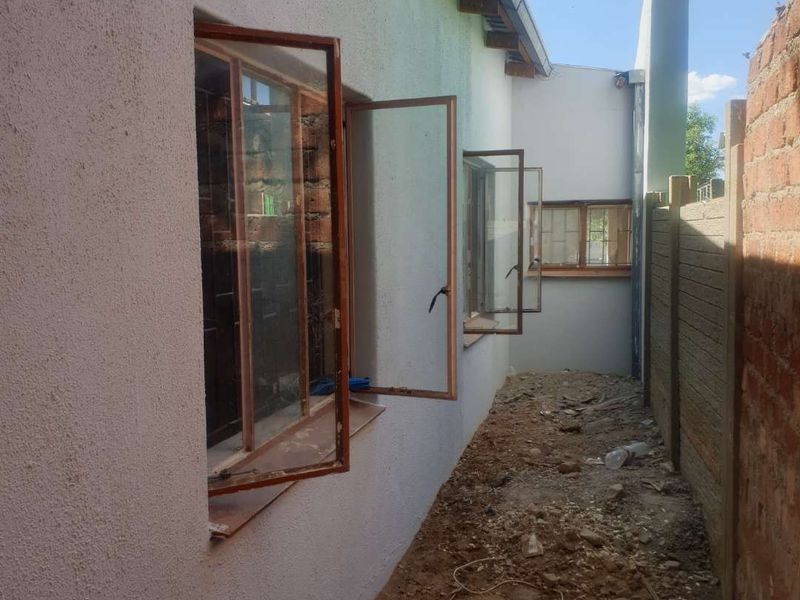 Your Dream Home Awaits in the Vibrant Freedom Land Location, Katutura, Windhoek! - Photo 10