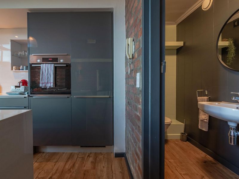 Westside Studios Penthouse - Photo 8