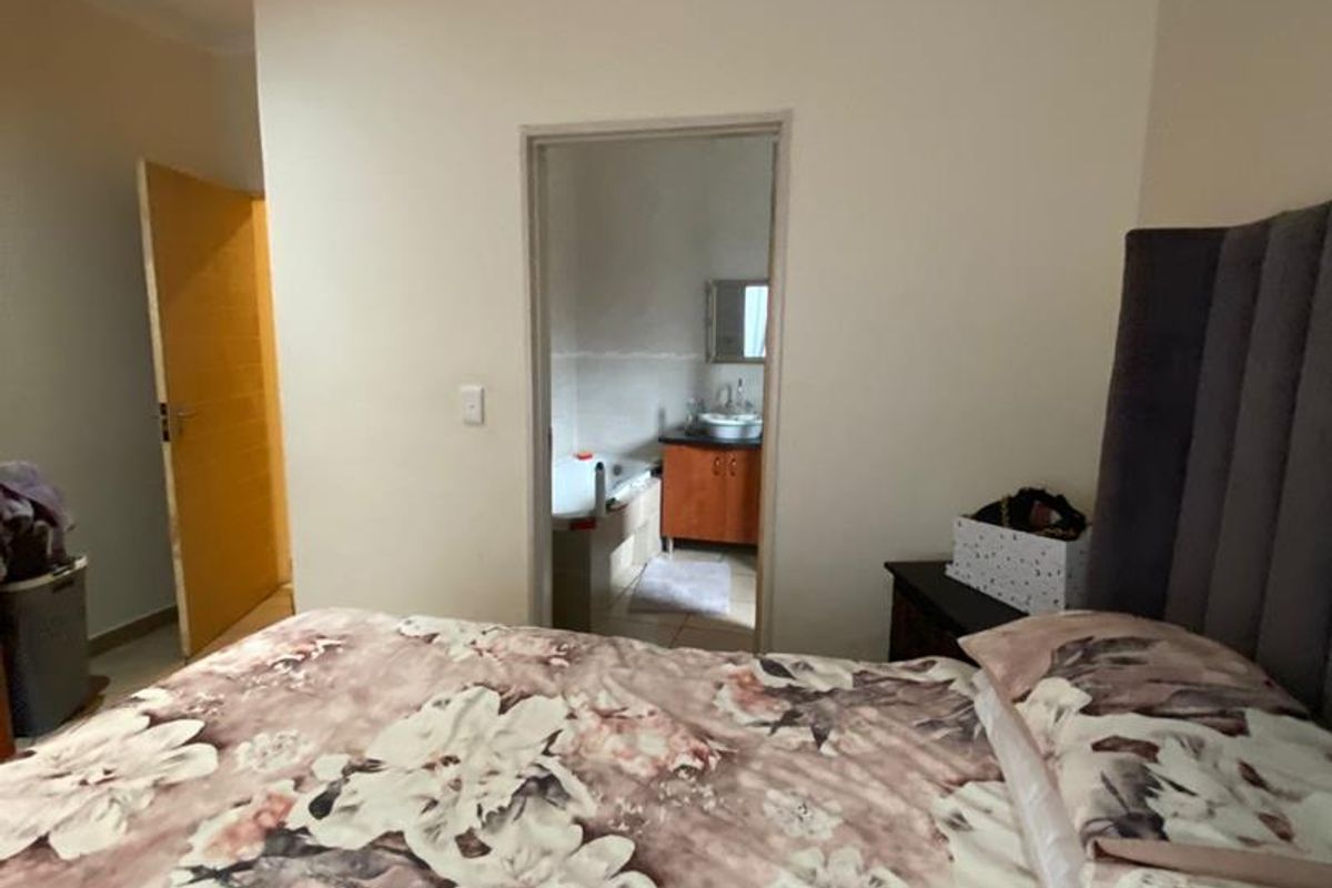 Two bedroom apartment for sale - Photo 5